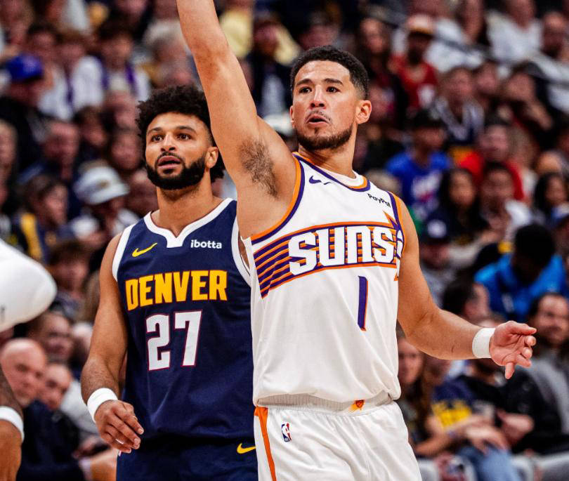 关于太阳主场大胜，布克全面表现带队晋级的信息