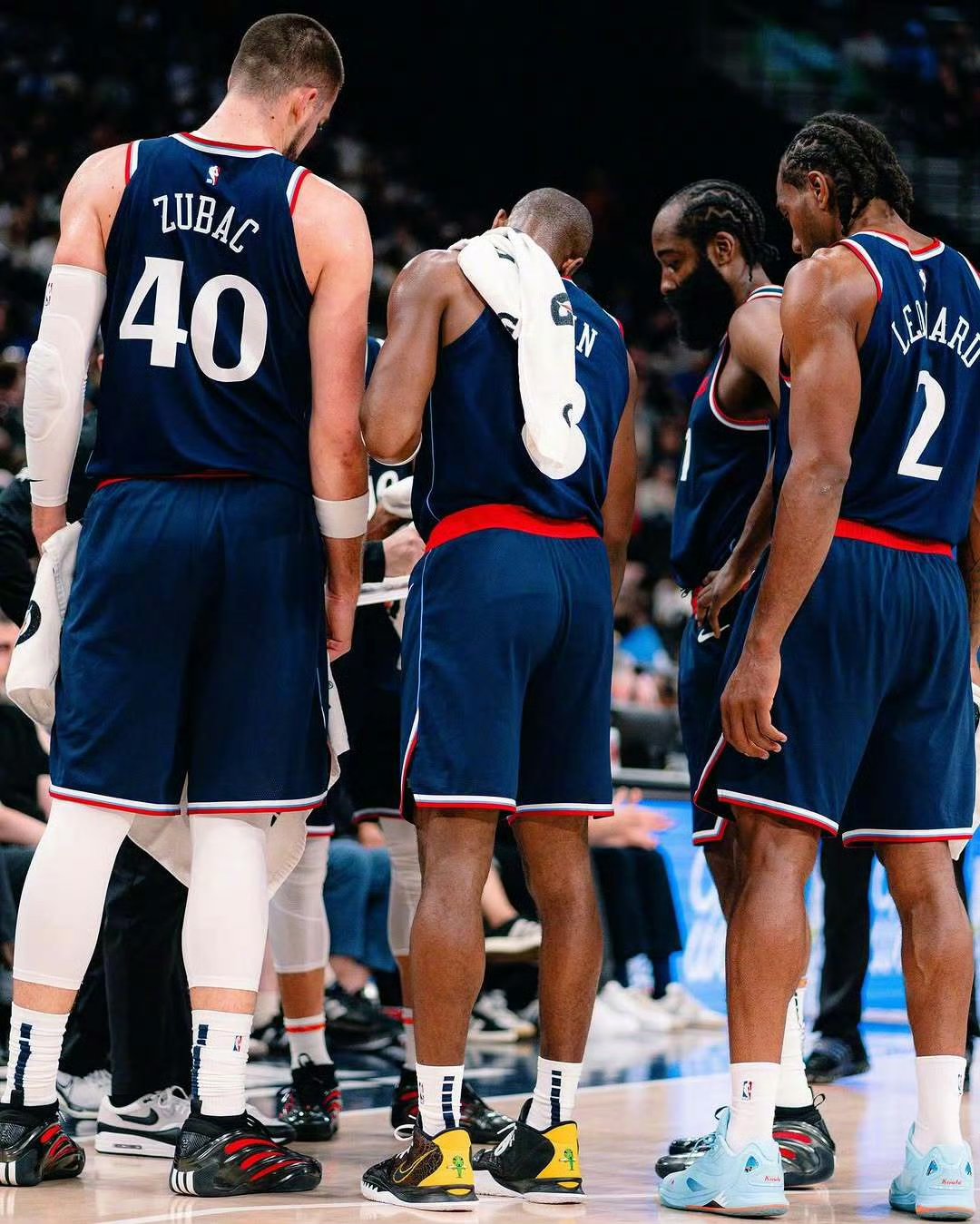 包含勇士大将伤愈复出，球队士气大振的词条