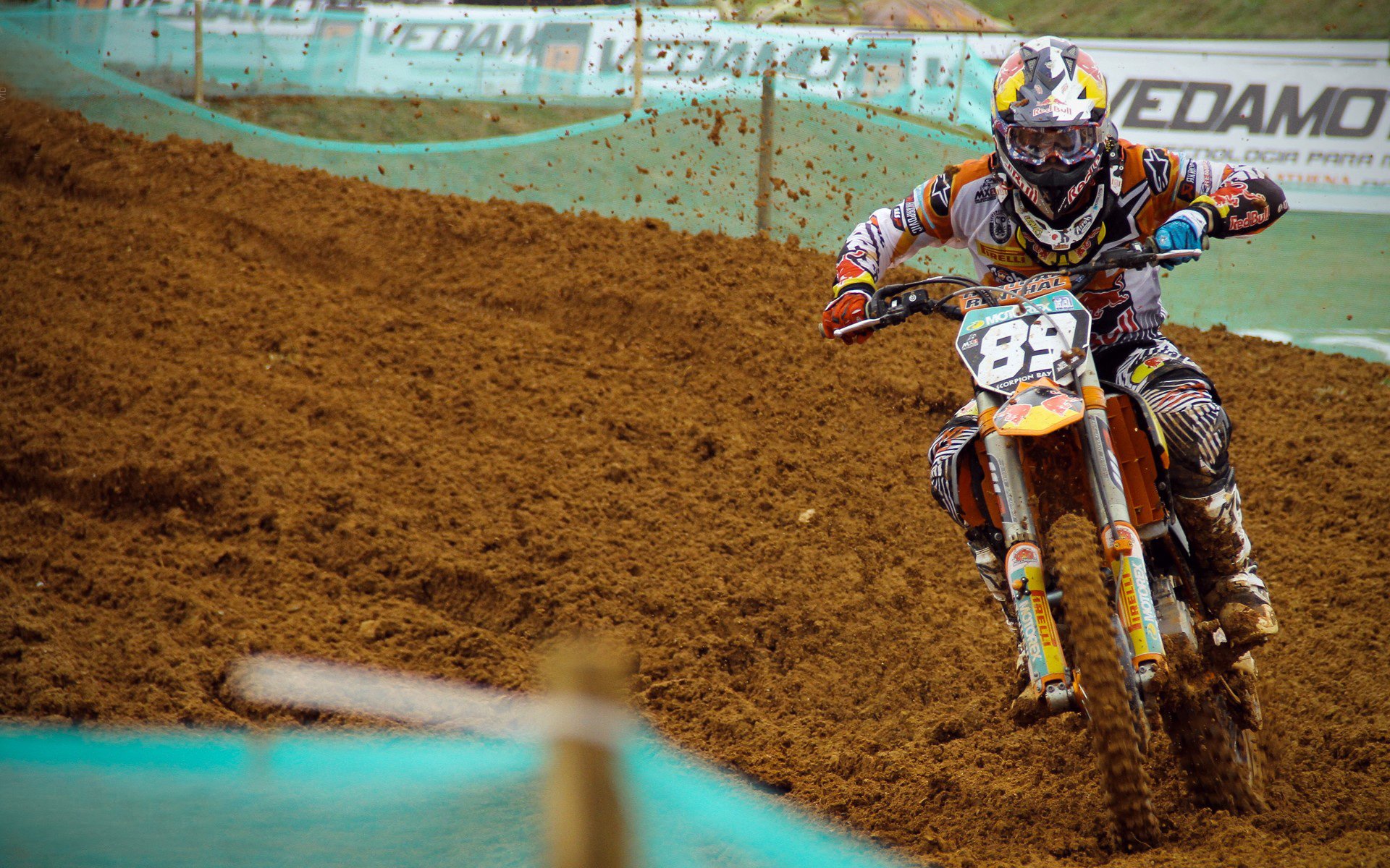 加维魔术师般演出，巴萨关键战力克莱比锡红牛